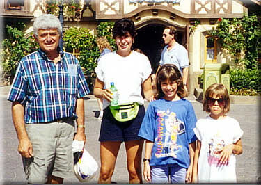 Kerry Stamas, his dauther Lisa Collins and his grandchildren